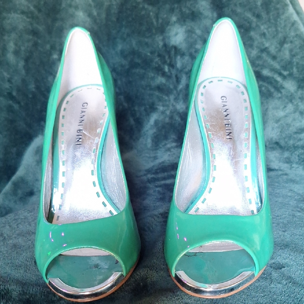 Gianni Bini Green Peep Toe Heels